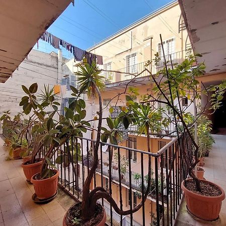 Domus Lou Elegante Appartamento In Trastevere Roma Bagian luar foto
