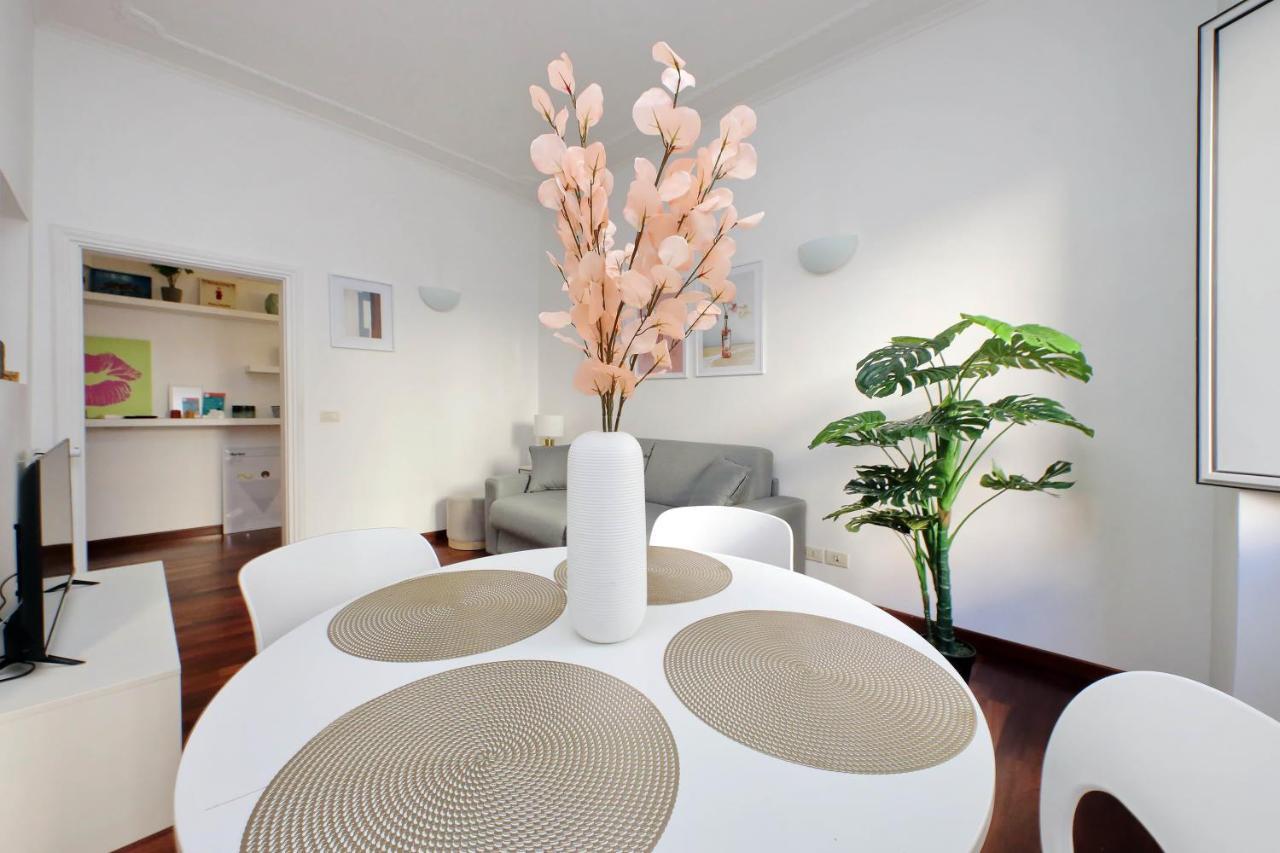 Domus Lou Elegante Appartamento In Trastevere Roma Bagian luar foto